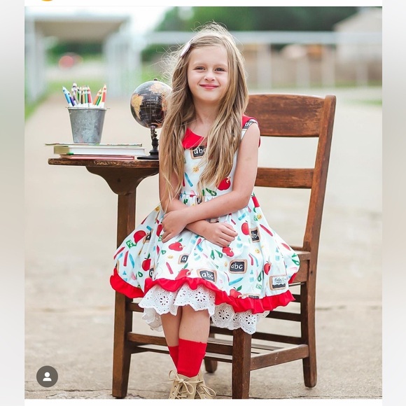 Girls 8 Bella & Omi Back to School gorgeous Peter Pan dress & matching shorties - Picture 12 of 16